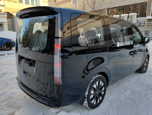 Купить ⁠⁠⁠⁠Hyundai Staria ⁠⁠Lounge Inspiration 2023 полный привод в Москве