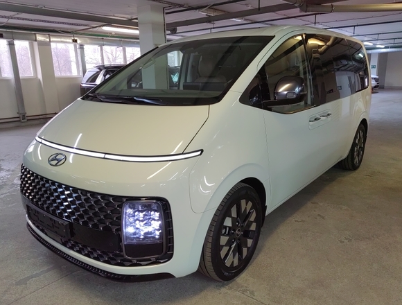 Купить ⁠⁠⁠⁠Hyundai Staria ⁠⁠Lounge Inspiration 2021 полный привод в Москве
