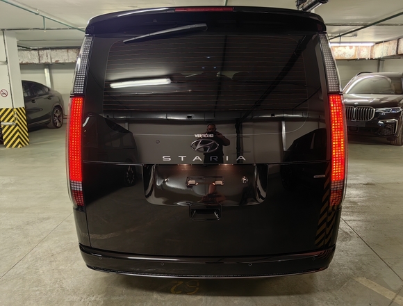 Купить ⁠⁠⁠⁠Hyundai Staria ⁠⁠Lounge Inspiration 2021 полный привод в Москве