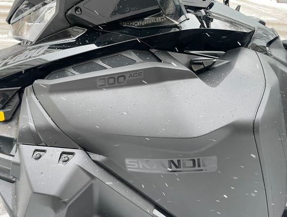 ⁠Снегоход BRP SKI-DOO SKANDIC SWT 2024 г. в Москве на Алексеевской