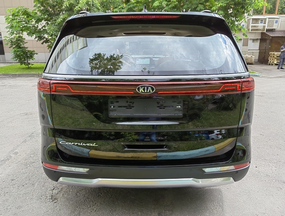 Купить ⁠⁠⁠⁠Kia Carnival Signature 2021 г. в Москве