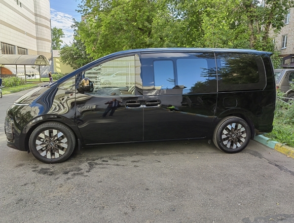 Купить ⁠⁠⁠⁠Hyundai Staria ⁠⁠Lounge Inspiration 2022 полный привод в Москве