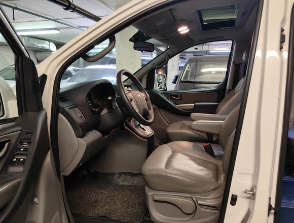 Купить ⁠⁠⁠⁠⁠⁠⁠Hyundai Grand Starex 2014 полный привод в Москве