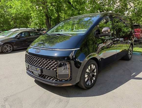 Купить ⁠⁠⁠⁠Hyundai Staria ⁠⁠Lounge Inspiration 2022 полный привод в Москве