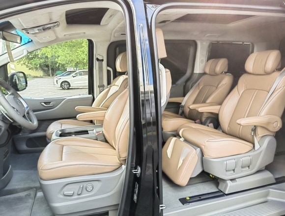 Купить ⁠⁠⁠⁠Hyundai Staria ⁠⁠Lounge Inspiration 2022 полный привод в Москве