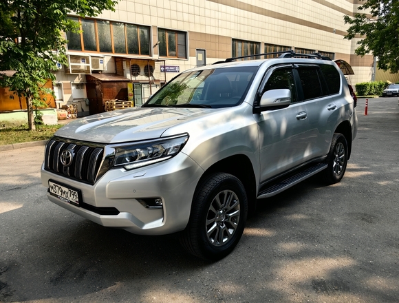 Купить ⁠⁠⁠⁠⁠⁠⁠⁠⁠Toyota Land Cruiser Prado в Москве