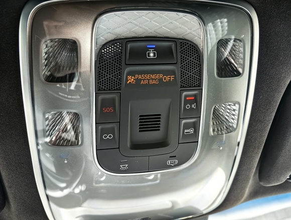 Купить ⁠Genesis GV-80 4wd в Москве