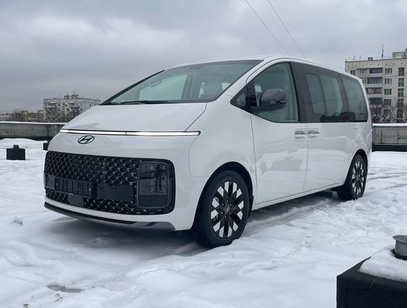 Купить ⁠⁠⁠⁠Hyundai Staria ⁠⁠2024 полный привод в Москве