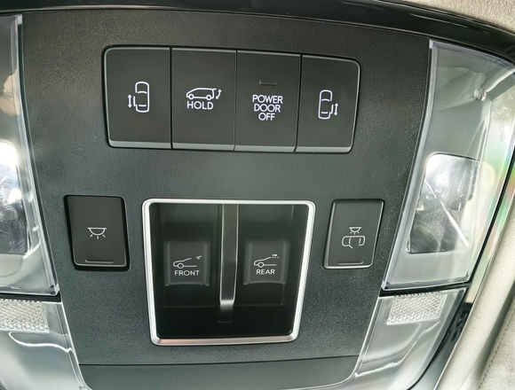 Купить ⁠⁠⁠⁠Hyundai Staria ⁠⁠2024 полный привод в Москве