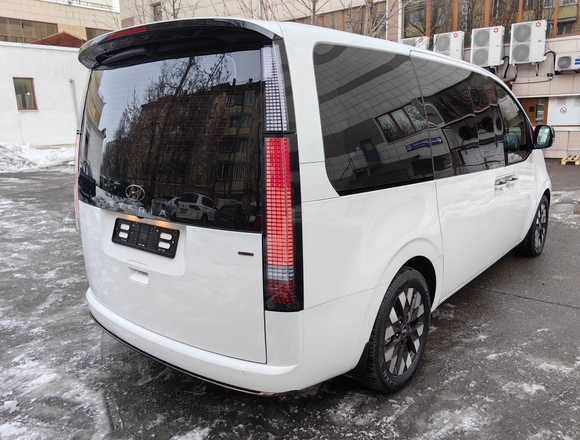Купить ⁠⁠⁠⁠Hyundai Staria ⁠⁠Lounge Inspiration 2022 полный привод в Москве