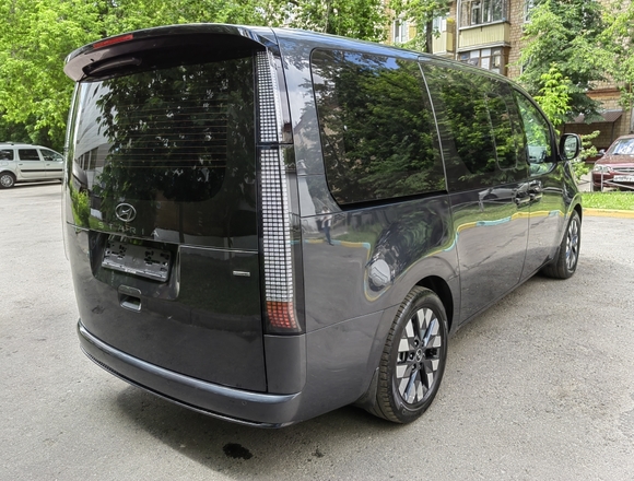 Купить ⁠⁠⁠⁠Hyundai Staria ⁠⁠Lounge Inspiration 2021 полный привод в Москве