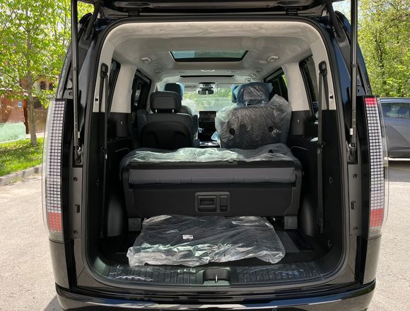 Купить ⁠⁠⁠⁠Hyundai Staria ⁠⁠Lounge Inspiration 2023 полный привод в Москве