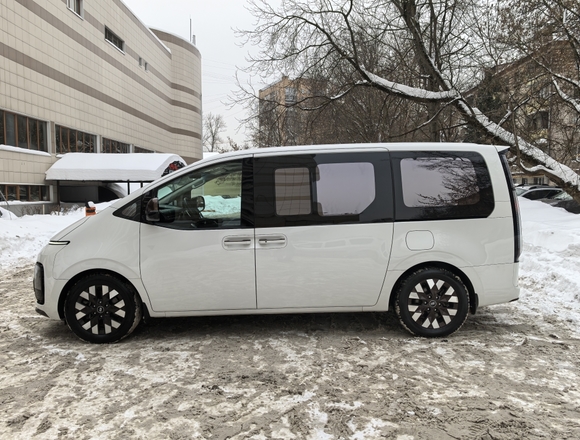 Купить ⁠⁠⁠⁠Hyundai Staria ⁠⁠Lounge Inspiration 2021 полный привод в Москве