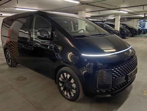 Купить ⁠⁠⁠⁠Hyundai Staria ⁠⁠Lounge Inspiration 2021 полный привод в Москве