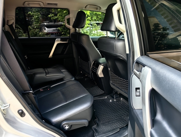 Купить ⁠⁠⁠⁠⁠⁠⁠⁠⁠Toyota Land Cruiser Prado в Москве