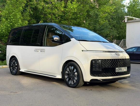 Купить ⁠⁠⁠⁠Hyundai Staria ⁠⁠Lounge Inspiration 2021 полный привод в Москве