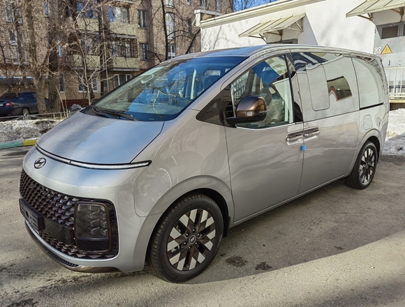 Купить ⁠⁠⁠⁠Hyundai Staria ⁠⁠Lounge Inspiration 2022 полный привод в Москве
