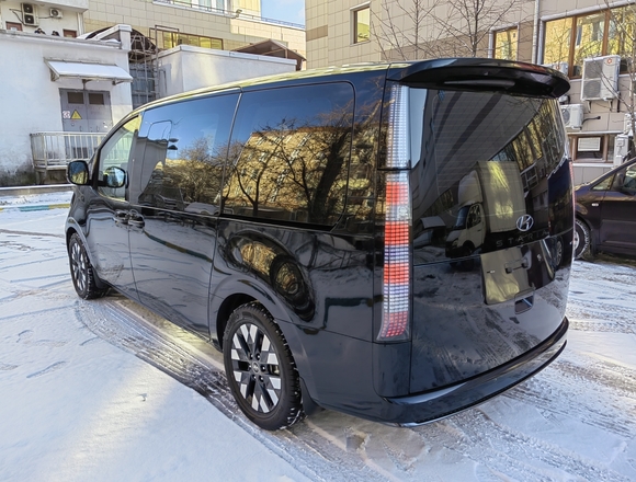 Купить ⁠⁠⁠⁠Hyundai Staria ⁠⁠Lounge Inspiration 2021 полный привод в Москве