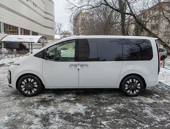 Купить ⁠⁠⁠⁠Hyundai Staria ⁠⁠Lounge Inspiration 2021 полный привод в Москве