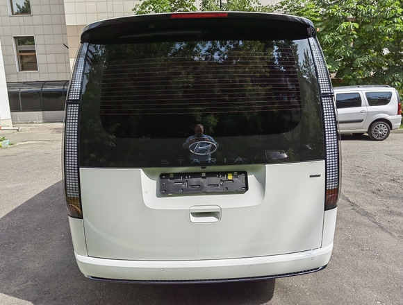 Купить ⁠⁠⁠⁠Hyundai Staria ⁠⁠Lounge Inspiration 2021 полный привод в Москве