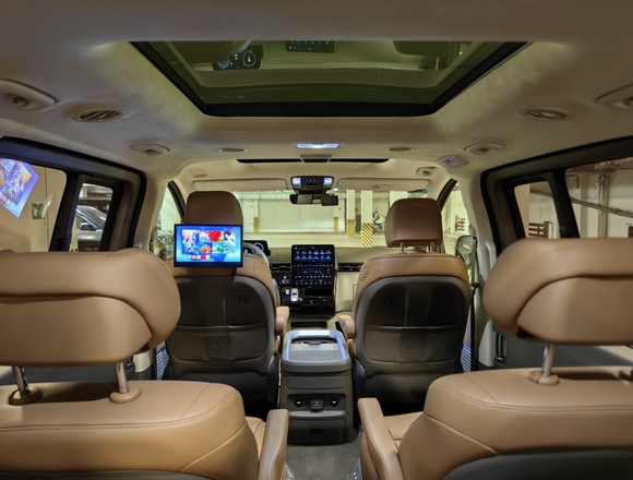 Купить ⁠⁠⁠⁠Hyundai Staria ⁠⁠Lounge Inspiration 2021 полный привод в Москве