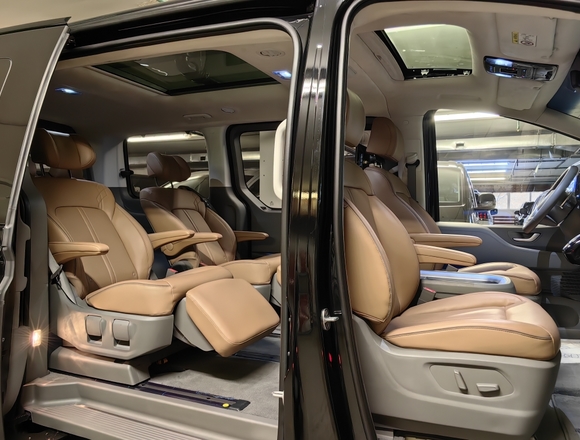 Купить ⁠⁠⁠⁠Hyundai Staria ⁠⁠Lounge Inspiration 2021 полный привод в Москве