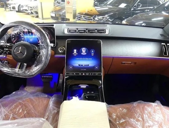 Заказать ⁠⁠⁠⁠⁠⁠⁠⁠⁠Mercedes-Benz S-Класс 4MATIC в Москве