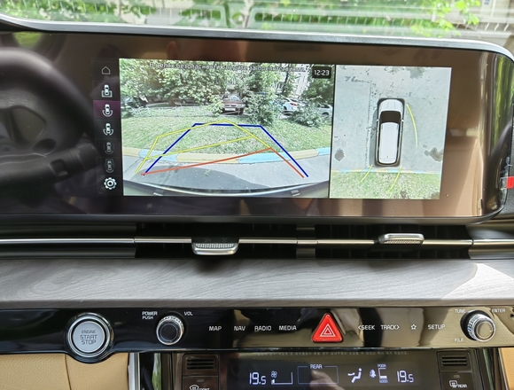 Купить ⁠⁠⁠⁠Kia Carnival Signature 2021 г. в Москве