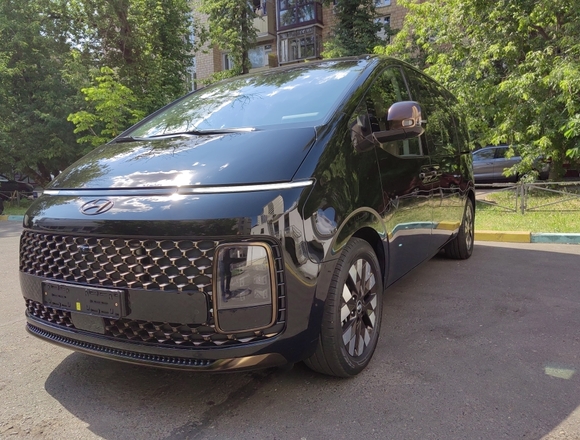 Купить ⁠⁠⁠⁠Hyundai Staria ⁠⁠Lounge Inspiration 2021 полный привод в Москве