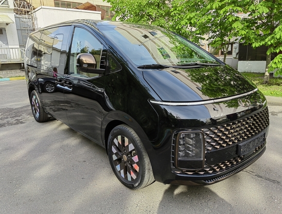 Купить ⁠⁠⁠⁠Hyundai Staria ⁠⁠Lounge Inspiration 2021 полный привод в Москве
