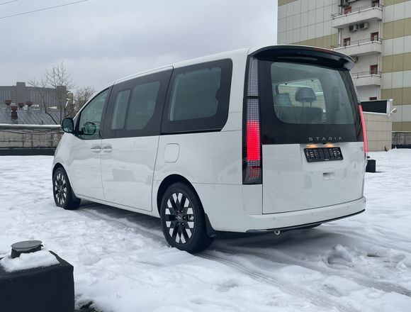 Купить ⁠⁠⁠⁠Hyundai Staria ⁠⁠2024 полный привод в Москве