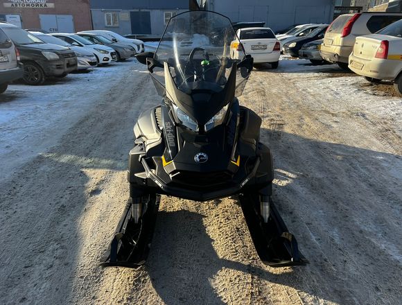 Снегоход ⁠BRP SKI-DOO SKANDIC SWT 2024 г. в Москве на Алексеевской