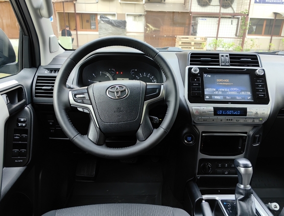 Купить ⁠Toyota Land Cruiser Prado 4wd в Москве