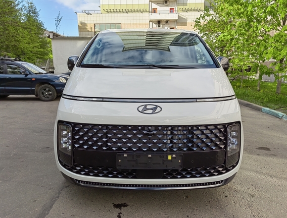 Купить ⁠⁠⁠⁠Hyundai Staria ⁠⁠Lounge Inspiration 2023 полный привод в Москве