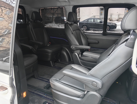 Купить ⁠⁠⁠⁠Hyundai Staria ⁠⁠Lounge Inspiration 2022 полный привод в Москве