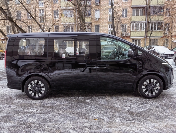 Купить ⁠⁠⁠⁠Hyundai Staria ⁠⁠Lounge Inspiration 2023 полный привод в Москве