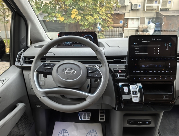 Купить ⁠⁠⁠⁠Hyundai Staria ⁠⁠2025 полный привод в Москве