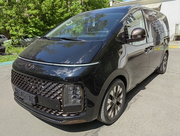 Купить ⁠⁠⁠⁠Hyundai Staria ⁠⁠Lounge Inspiration 2021 полный привод в Москве