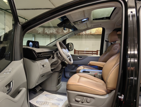 Купить ⁠⁠⁠⁠Hyundai Staria ⁠⁠Lounge Inspiration 2021 полный привод в Москве