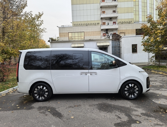 Купить ⁠⁠⁠⁠Hyundai Staria ⁠⁠2025 полный привод в Москве