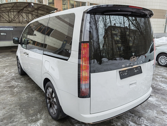 Купить ⁠⁠⁠⁠Hyundai Staria ⁠⁠Lounge Inspiration 2021 полный привод в Москве