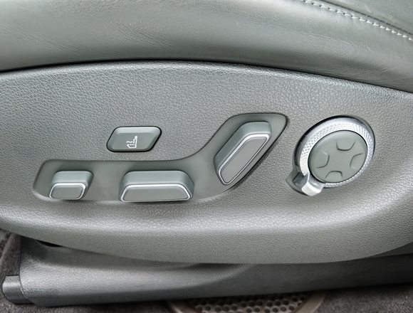 Купить ⁠Genesis GV-80 4wd в Москве