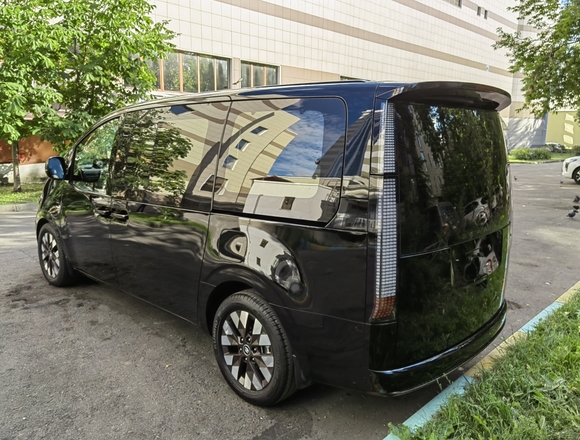 Купить ⁠⁠⁠⁠Hyundai Staria ⁠⁠Lounge Inspiration 2022 полный привод в Москве