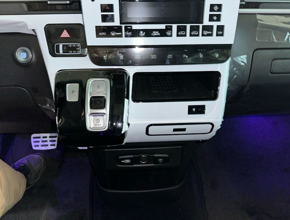 Купить ⁠⁠⁠⁠Hyundai Staria ⁠⁠2025 полный привод в Москве