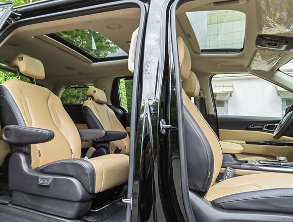 Купить ⁠⁠⁠⁠Kia Carnival Signature 2021 г. в Москве