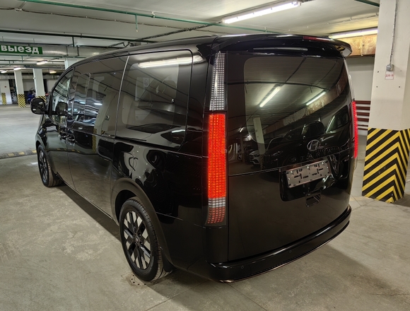 Купить ⁠⁠⁠⁠Hyundai Staria ⁠⁠Lounge Inspiration 2021 полный привод в Москве