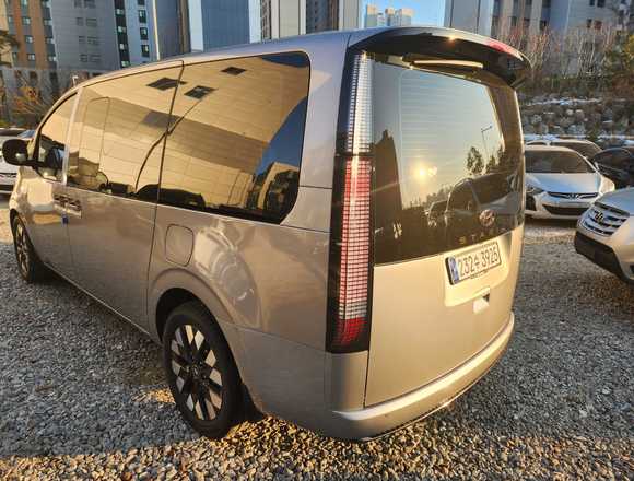 Купить ⁠⁠⁠⁠Hyundai Staria ⁠⁠Lounge Inspiration 2022 полный привод в Москве