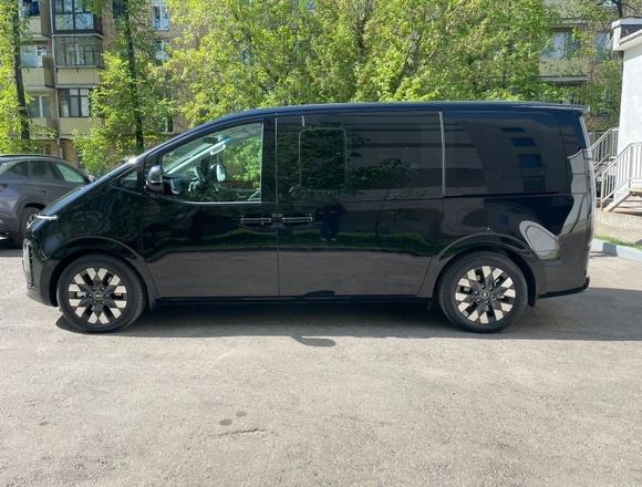 Купить ⁠⁠⁠⁠Hyundai Staria ⁠⁠Lounge Inspiration 2023 полный привод в Москве