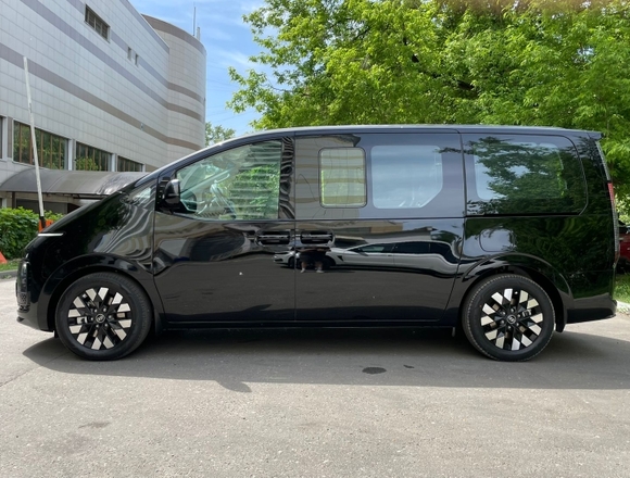 Купить ⁠⁠⁠⁠Hyundai Staria ⁠⁠2025 полный привод в Москве