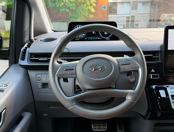 Купить ⁠⁠⁠⁠Hyundai Staria ⁠⁠Lounge Inspiration 2021 полный привод в Москве